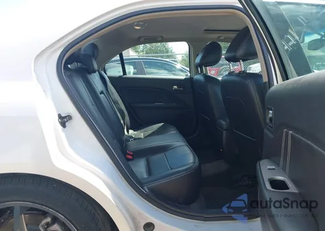 2011 Ford Fusion Sport z USA, uszkodzony, nr VIN 3FAHP0KC9BR317399